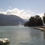 800px-Lake_Annecy